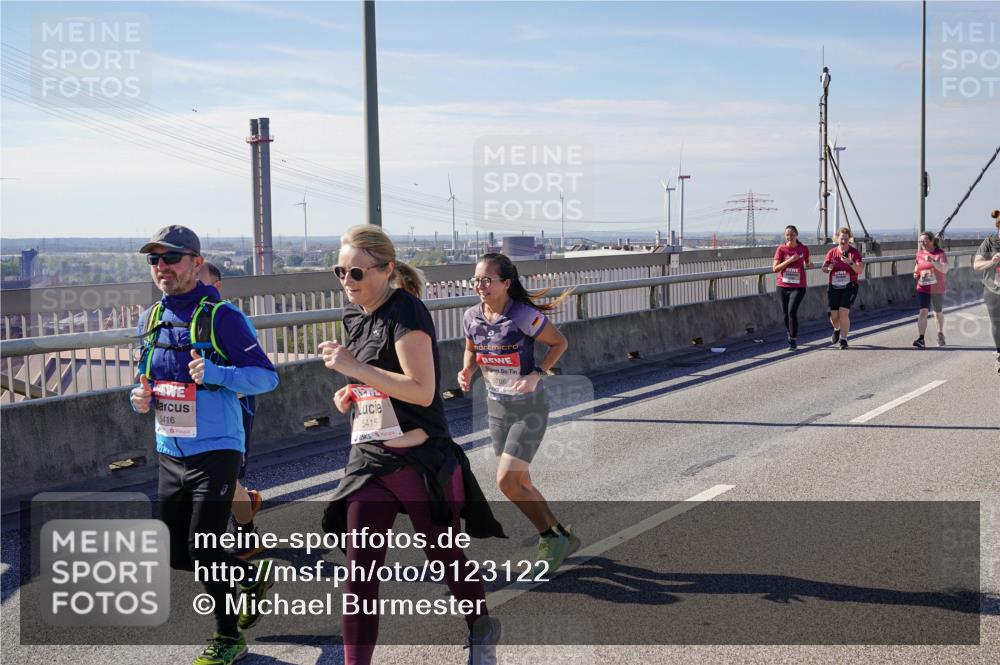 03.10.2025 - Köhlbrandbrückenlauf Michael Burmester http://msf.ph/oto/9123122 03.10.2025 13:05:37 Position 2 5416, 5415 meine-sportfotos.de