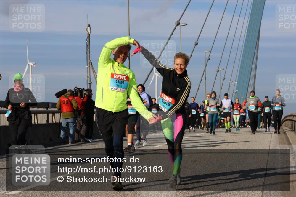 03.10.2025 - Köhlbrandbrückenlauf Strokosch-Dieckow http://msf.ph/oto/9123163 03.10.2025 10:01:24 Position 2 08, 2412, 2419 meine-sportfotos.de