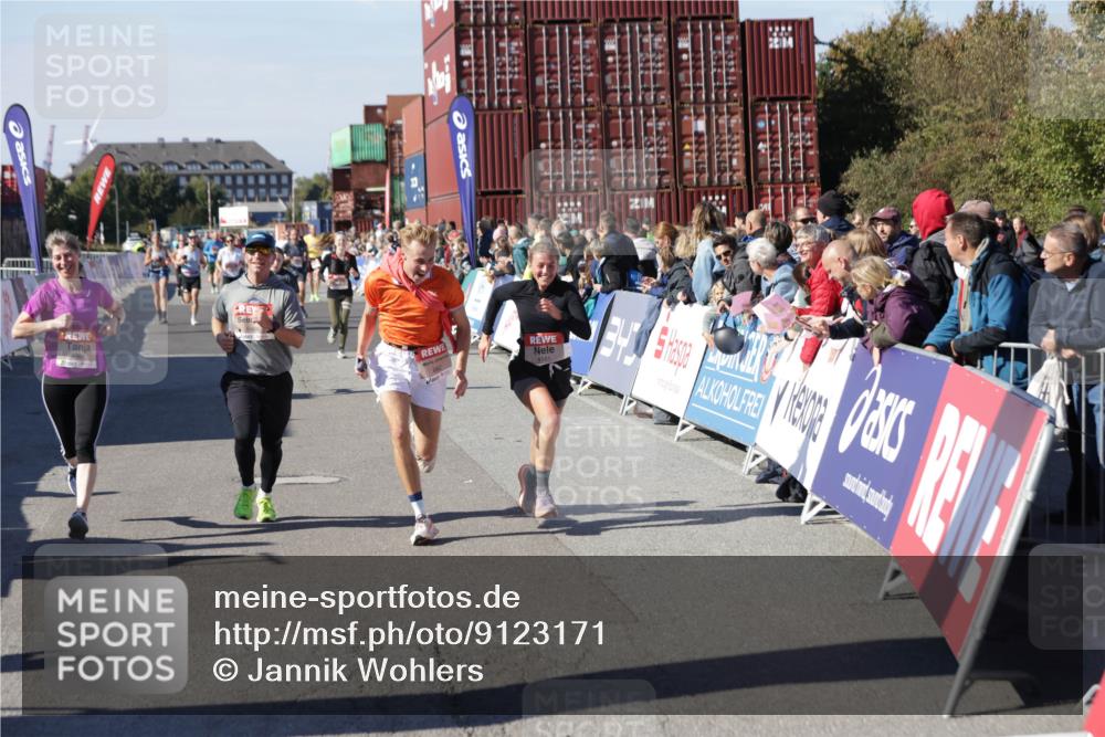 03.10.2025 - Köhlbrandbrückenlauf Jannik Wohlers http://msf.ph/oto/9123171 03.10.2025 13:05:33 Ziel 4011, 4062, 4161, 4278, 4384, 4584, 5468, 6281 meine-sportfotos.de