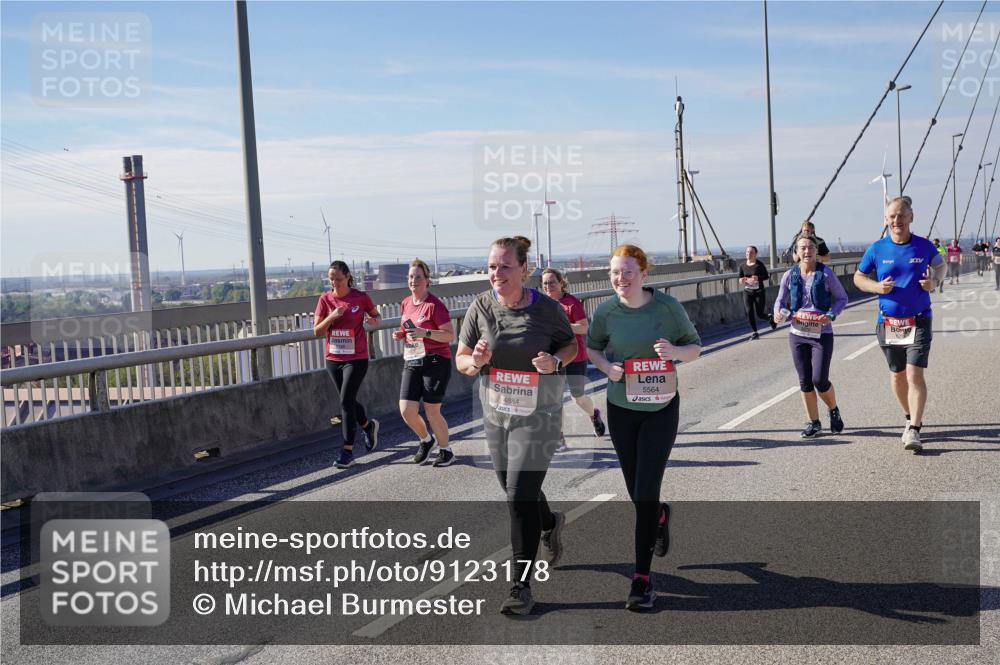 03.10.2025 - Köhlbrandbrückenlauf Michael Burmester http://msf.ph/oto/9123178 03.10.2025 13:05:41 Position 2 4884, 5564 meine-sportfotos.de