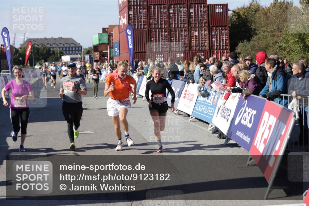 03.10.2025 - Köhlbrandbrückenlauf Jannik Wohlers http://msf.ph/oto/9123182 03.10.2025 13:05:33 Ziel 4011, 4062, 4161, 4278, 4384, 4584, 5468, 6281 meine-sportfotos.de