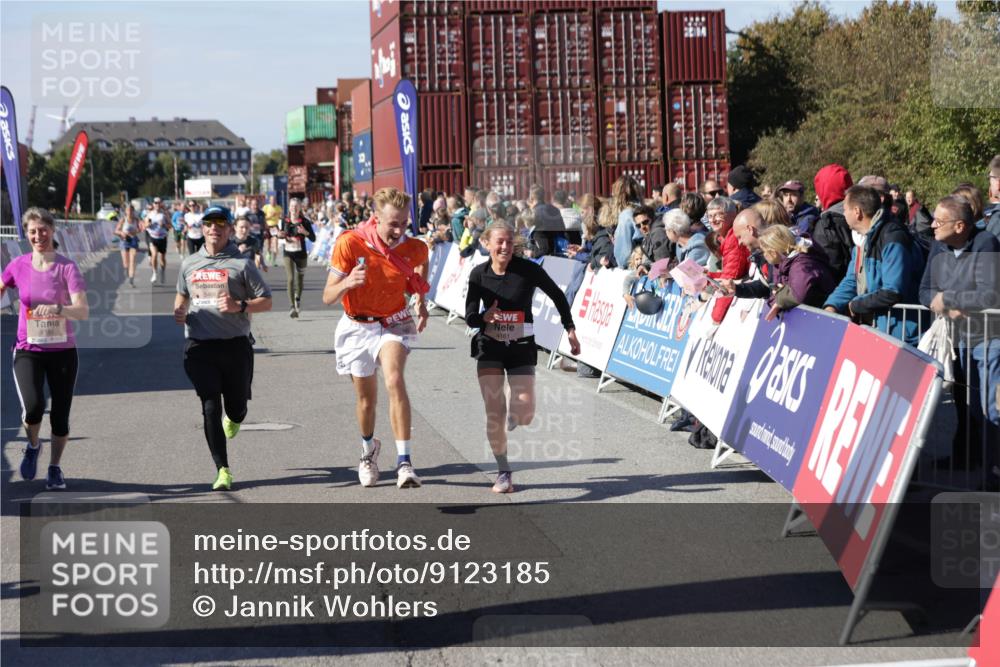 03.10.2025 - Köhlbrandbrückenlauf Jannik Wohlers http://msf.ph/oto/9123185 03.10.2025 13:05:33 Ziel 4011, 4062, 4161, 4278, 4384, 4584, 5468, 6281 meine-sportfotos.de