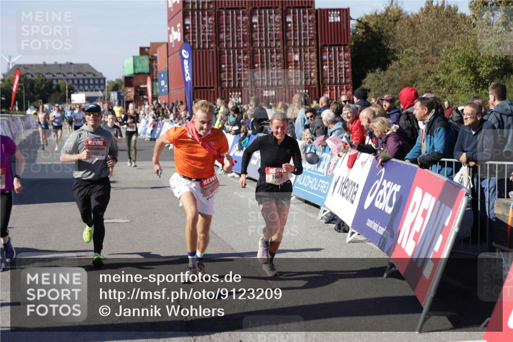 03.10.2025 - Köhlbrandbrückenlauf Jannik Wohlers http://msf.ph/oto/9123209 03.10.2025 13:05:33 Ziel 4011, 4062, 4161, 4278, 4384, 4584, 5468, 6281 meine-sportfotos.de