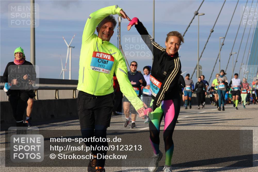 03.10.2025 - Köhlbrandbrückenlauf Strokosch-Dieckow http://msf.ph/oto/9123213 03.10.2025 10:01:25 Position 2 2412, 19 meine-sportfotos.de