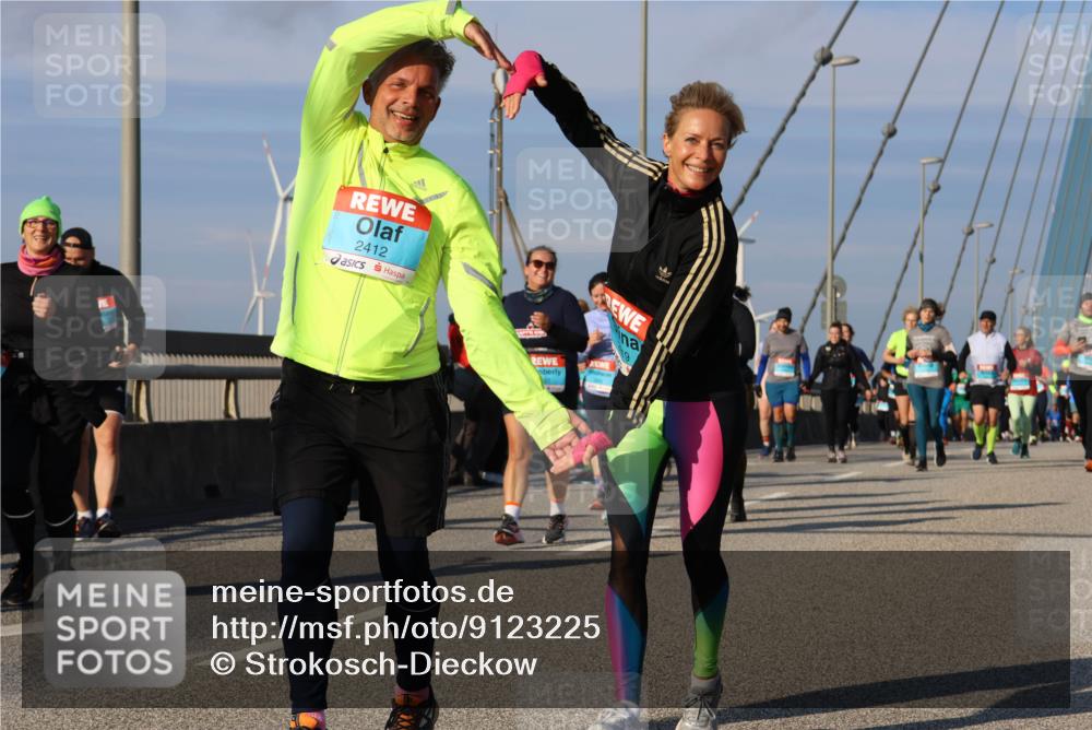 03.10.2025 - Köhlbrandbrückenlauf Strokosch-Dieckow http://msf.ph/oto/9123225 03.10.2025 10:01:25 Position 2 2412, 6 meine-sportfotos.de