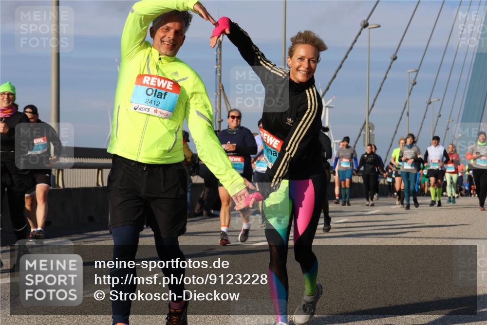 03.10.2025 - Köhlbrandbrückenlauf Strokosch-Dieckow http://msf.ph/oto/9123228 03.10.2025 10:01:25 Position 2 2412, 19 meine-sportfotos.de