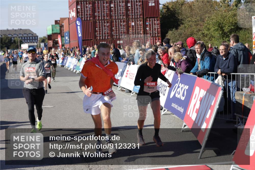 03.10.2025 - Köhlbrandbrückenlauf Jannik Wohlers http://msf.ph/oto/9123231 03.10.2025 13:05:34 Ziel 4011, 4062, 4161, 4278, 4384, 4584, 5468, 6281 meine-sportfotos.de