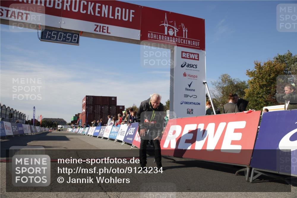 03.10.2025 - Köhlbrandbrückenlauf Jannik Wohlers http://msf.ph/oto/9123234 03.10.2025 13:50:58 Ziel 4851, 5472, 5595, 5992 meine-sportfotos.de