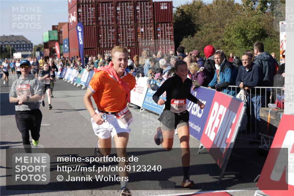 03.10.2025 - Köhlbrandbrückenlauf Jannik Wohlers http://msf.ph/oto/9123240 03.10.2025 13:05:34 Ziel 4011, 4062, 4161, 4278, 4384, 4584, 5468, 6281 meine-sportfotos.de