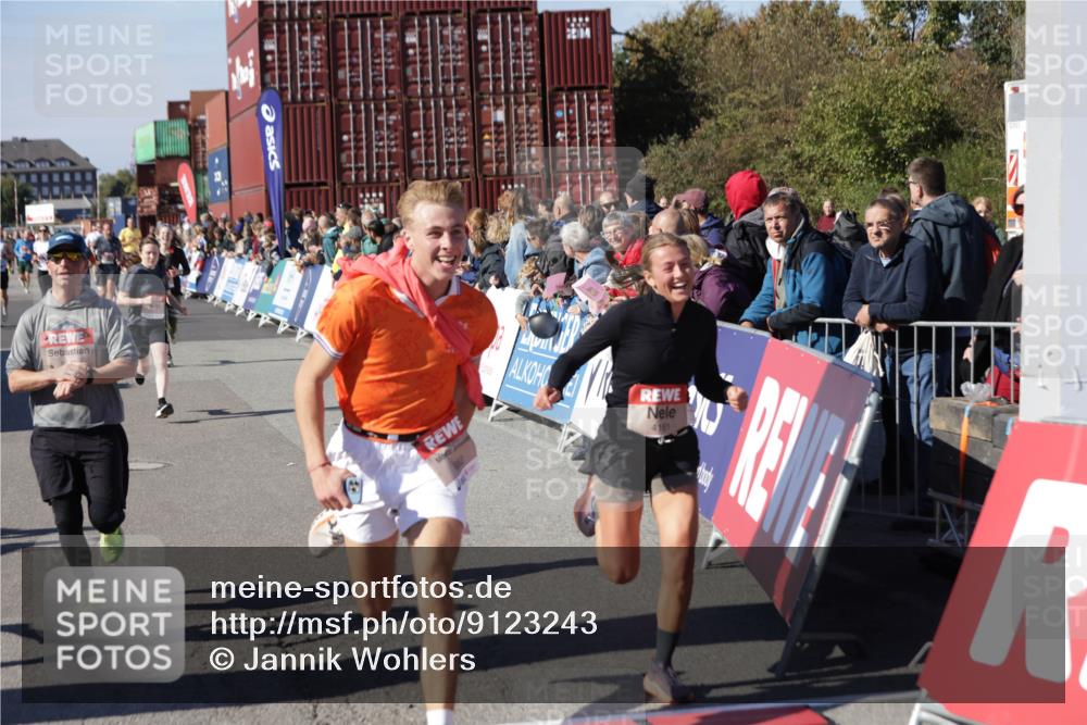03.10.2025 - Köhlbrandbrückenlauf Jannik Wohlers http://msf.ph/oto/9123243 03.10.2025 13:05:34 Ziel 4011, 4062, 4161, 4278, 4384, 4584, 5468, 6281 meine-sportfotos.de