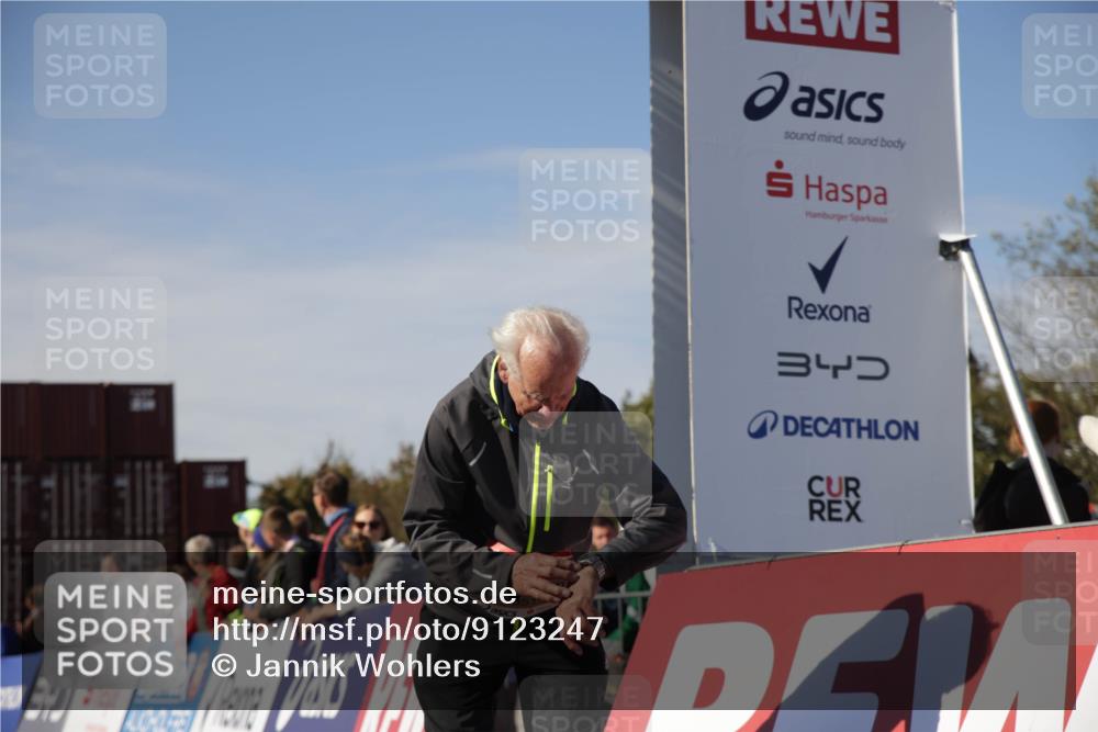 03.10.2025 - Köhlbrandbrückenlauf Jannik Wohlers http://msf.ph/oto/9123247 03.10.2025 13:51:03 Ziel 4851, 5472 meine-sportfotos.de