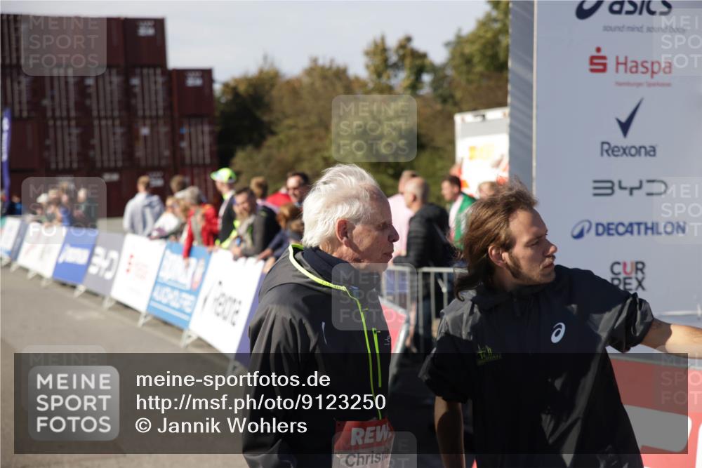 03.10.2025 - Köhlbrandbrückenlauf Jannik Wohlers http://msf.ph/oto/9123250 03.10.2025 13:51:18 Ziel  meine-sportfotos.de