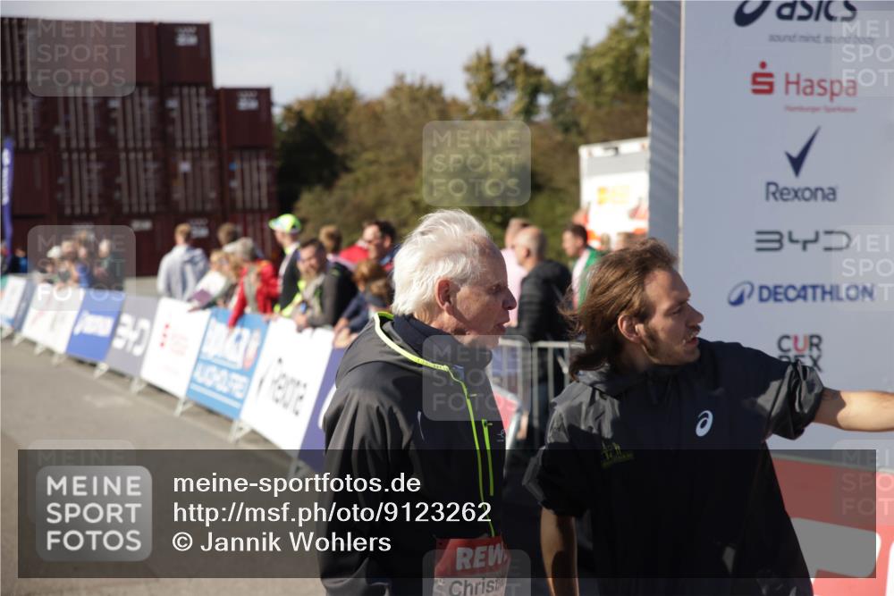 03.10.2025 - Köhlbrandbrückenlauf Jannik Wohlers http://msf.ph/oto/9123262 03.10.2025 13:51:18 Ziel  meine-sportfotos.de