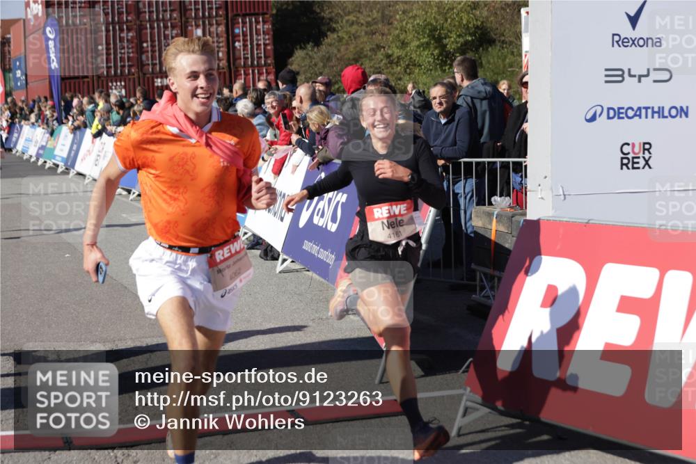 03.10.2025 - Köhlbrandbrückenlauf Jannik Wohlers http://msf.ph/oto/9123263 03.10.2025 13:05:34 Ziel 4011, 4062, 4161, 4278, 4384, 4584, 5468, 6281 meine-sportfotos.de