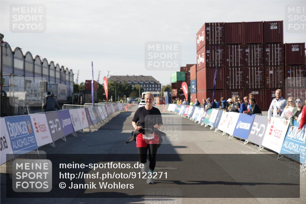 03.10.2025 - Köhlbrandbrückenlauf Jannik Wohlers http://msf.ph/oto/9123271 03.10.2025 13:51:32 Ziel 5540 meine-sportfotos.de