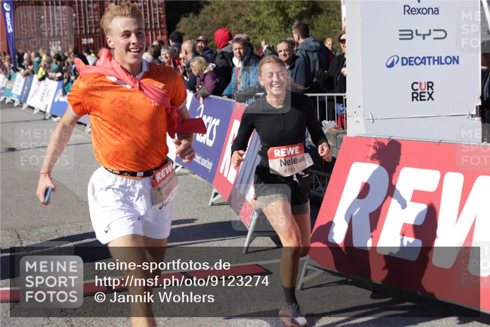03.10.2025 - Köhlbrandbrückenlauf Jannik Wohlers http://msf.ph/oto/9123274 03.10.2025 13:05:34 Ziel 4011, 4062, 4161, 4278, 4384, 4584, 5468, 6281 meine-sportfotos.de