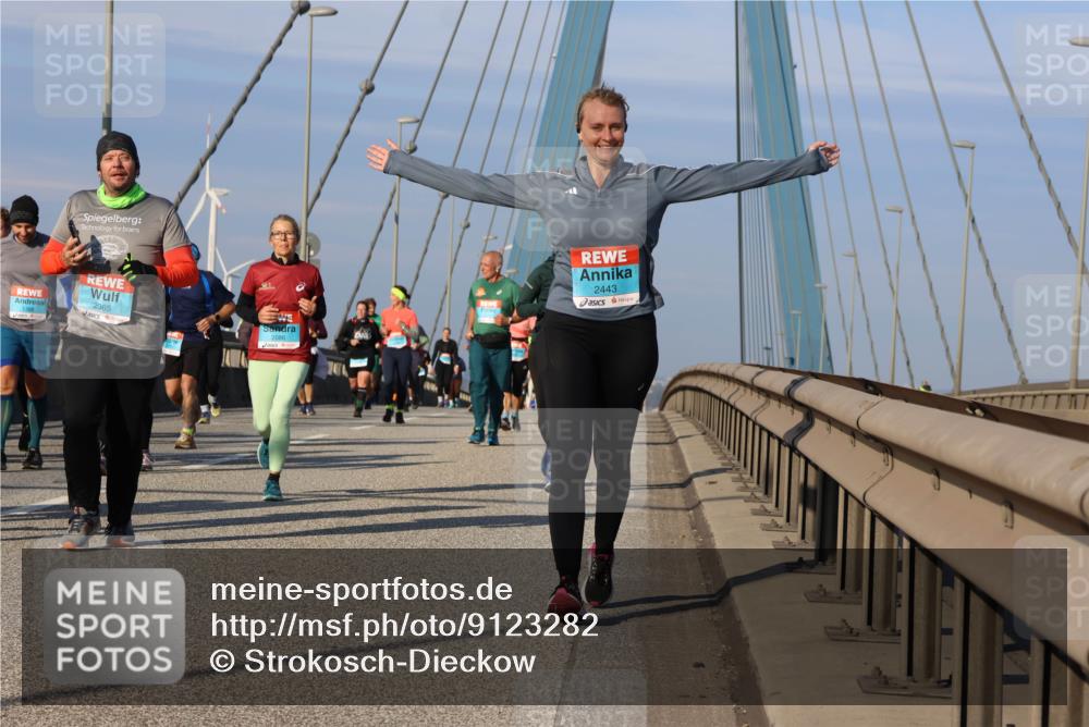 03.10.2025 - Köhlbrandbrückenlauf Strokosch-Dieckow http://msf.ph/oto/9123282 03.10.2025 10:01:33 Position 2 1769, 2365, 2443 meine-sportfotos.de