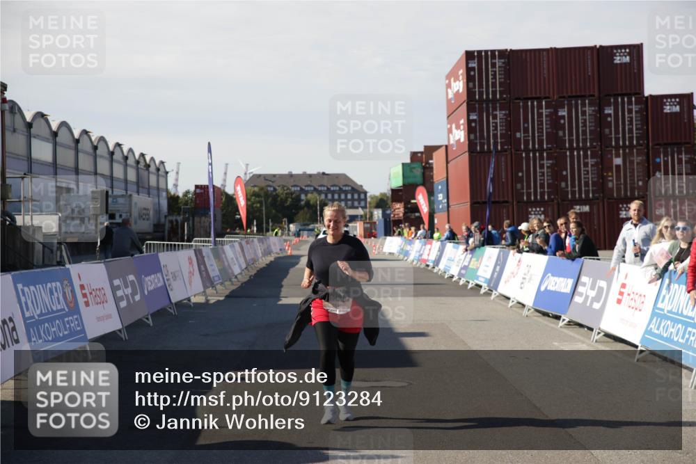 03.10.2025 - Köhlbrandbrückenlauf Jannik Wohlers http://msf.ph/oto/9123284 03.10.2025 13:51:32 Ziel 5540 meine-sportfotos.de