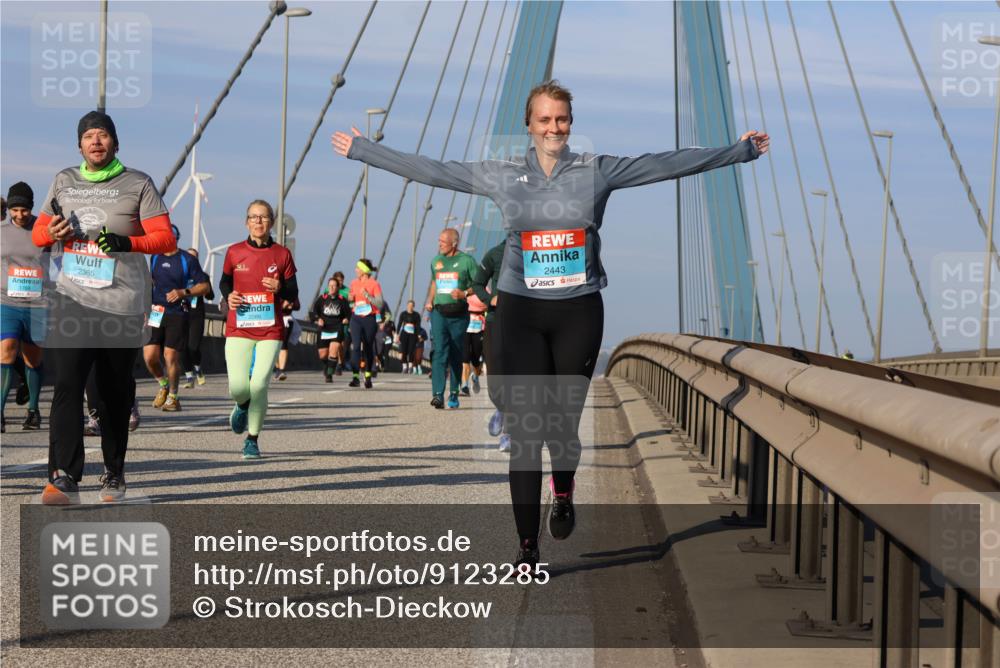03.10.2025 - Köhlbrandbrückenlauf Strokosch-Dieckow http://msf.ph/oto/9123285 03.10.2025 10:01:33 Position 2 2365, 2443 meine-sportfotos.de