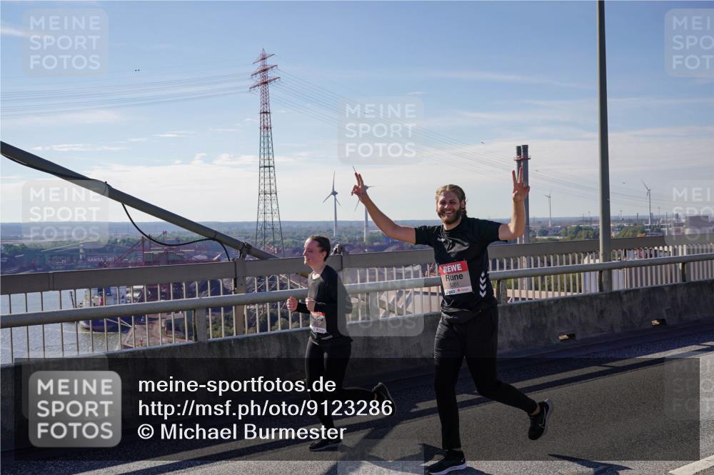 03.10.2025 - Köhlbrandbrückenlauf Michael Burmester http://msf.ph/oto/9123286 03.10.2025 13:05:48 Position 2 5201 meine-sportfotos.de