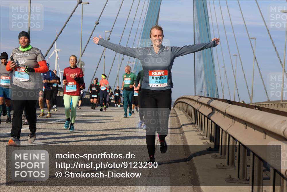 03.10.2025 - Köhlbrandbrückenlauf Strokosch-Dieckow http://msf.ph/oto/9123290 03.10.2025 10:01:33 Position 2 1769, 2365, 2443 meine-sportfotos.de