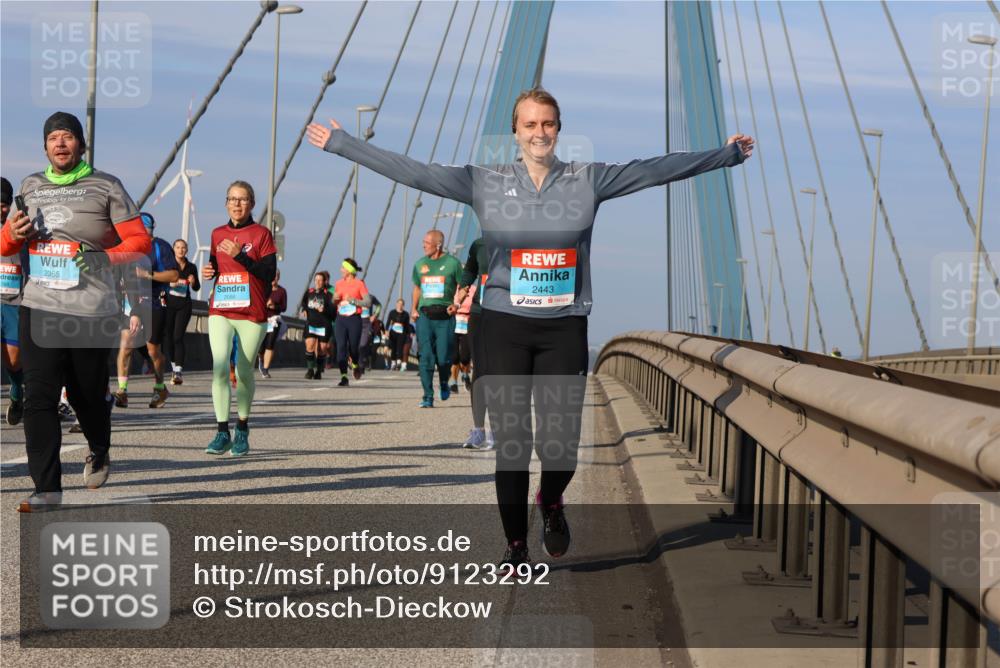 03.10.2025 - Köhlbrandbrückenlauf Strokosch-Dieckow http://msf.ph/oto/9123292 03.10.2025 10:01:33 Position 2 2365, 2443 meine-sportfotos.de
