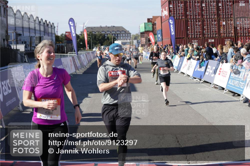 03.10.2025 - Köhlbrandbrückenlauf Jannik Wohlers http://msf.ph/oto/9123297 03.10.2025 13:05:35 Ziel 4011, 4062, 4161, 4278, 4384, 4584, 5468, 6281, 6786, 6787 meine-sportfotos.de