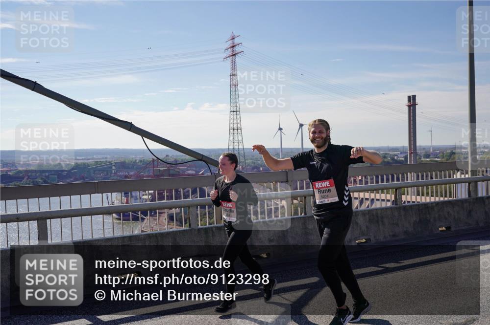 03.10.2025 - Köhlbrandbrückenlauf Michael Burmester http://msf.ph/oto/9123298 03.10.2025 13:05:48 Position 2 5201 meine-sportfotos.de