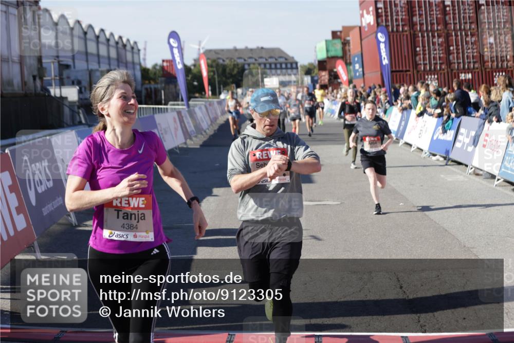 03.10.2025 - Köhlbrandbrückenlauf Jannik Wohlers http://msf.ph/oto/9123305 03.10.2025 13:05:35 Ziel 4011, 4062, 4161, 4278, 4384, 4584, 5468, 6281, 6786, 6787 meine-sportfotos.de