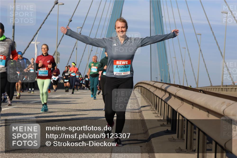 03.10.2025 - Köhlbrandbrückenlauf Strokosch-Dieckow http://msf.ph/oto/9123307 03.10.2025 10:01:34 Position 2 2086, 2443 meine-sportfotos.de
