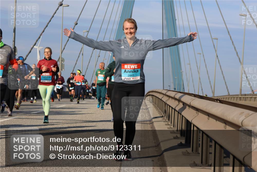03.10.2025 - Köhlbrandbrückenlauf Strokosch-Dieckow http://msf.ph/oto/9123311 03.10.2025 10:01:34 Position 2 2443 meine-sportfotos.de