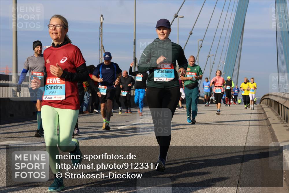 03.10.2025 - Köhlbrandbrückenlauf Strokosch-Dieckow http://msf.ph/oto/9123317 03.10.2025 10:01:37 Position 2 2086, 2271 meine-sportfotos.de