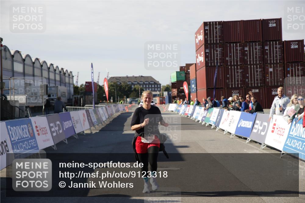 03.10.2025 - Köhlbrandbrückenlauf Jannik Wohlers http://msf.ph/oto/9123318 03.10.2025 13:51:32 Ziel 5540 meine-sportfotos.de