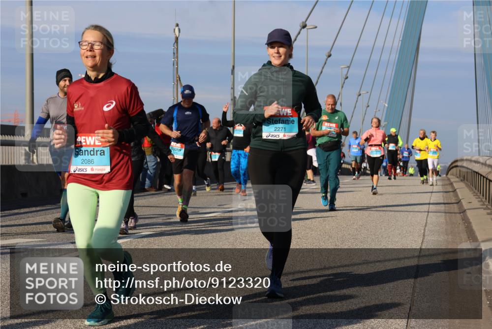 03.10.2025 - Köhlbrandbrückenlauf Strokosch-Dieckow http://msf.ph/oto/9123320 03.10.2025 10:01:37 Position 2 2086, 2271 meine-sportfotos.de