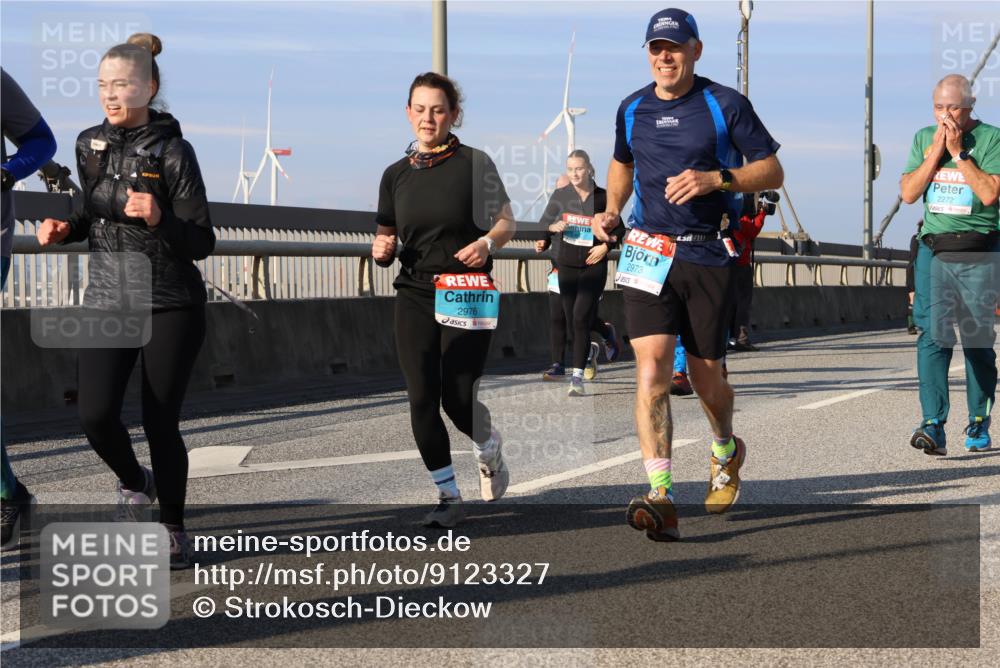 03.10.2025 - Köhlbrandbrückenlauf Strokosch-Dieckow http://msf.ph/oto/9123327 03.10.2025 10:01:40 Position 2 100, 2976, 2973, 2272 meine-sportfotos.de