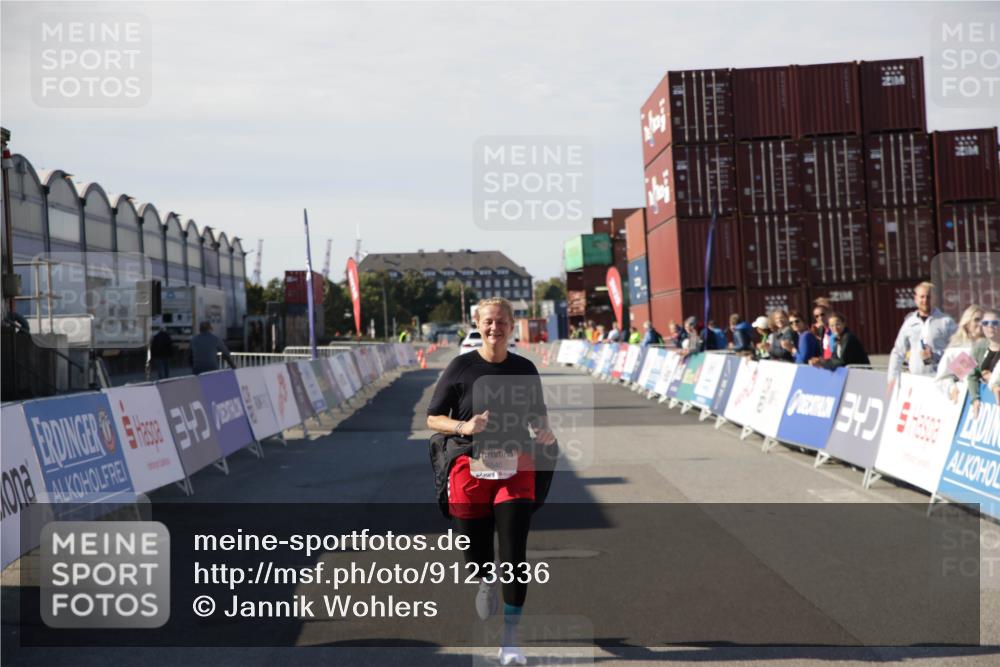 03.10.2025 - Köhlbrandbrückenlauf Jannik Wohlers http://msf.ph/oto/9123336 03.10.2025 13:51:32 Ziel 5540 meine-sportfotos.de