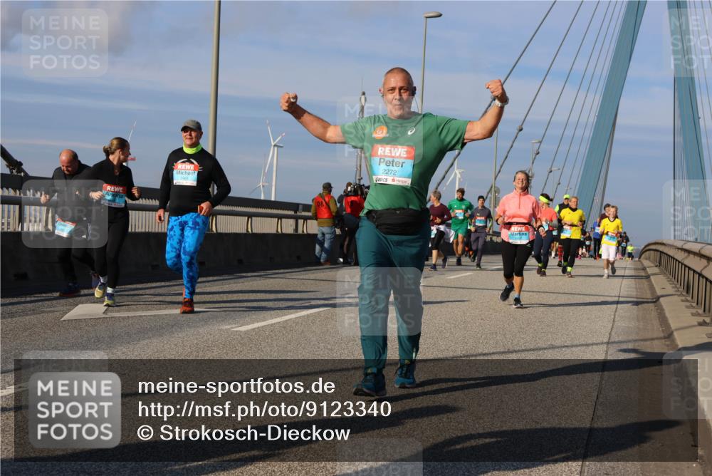 03.10.2025 - Köhlbrandbrückenlauf Strokosch-Dieckow http://msf.ph/oto/9123340 03.10.2025 10:01:42 Position 2 2272 meine-sportfotos.de