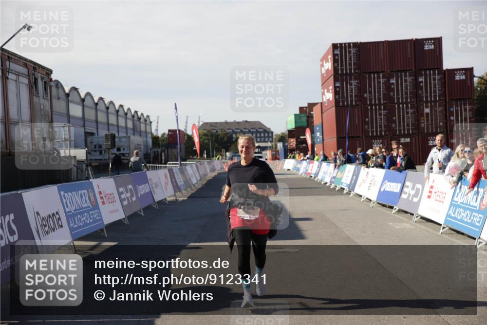 03.10.2025 - Köhlbrandbrückenlauf Jannik Wohlers http://msf.ph/oto/9123341 03.10.2025 13:51:32 Ziel 5540 meine-sportfotos.de