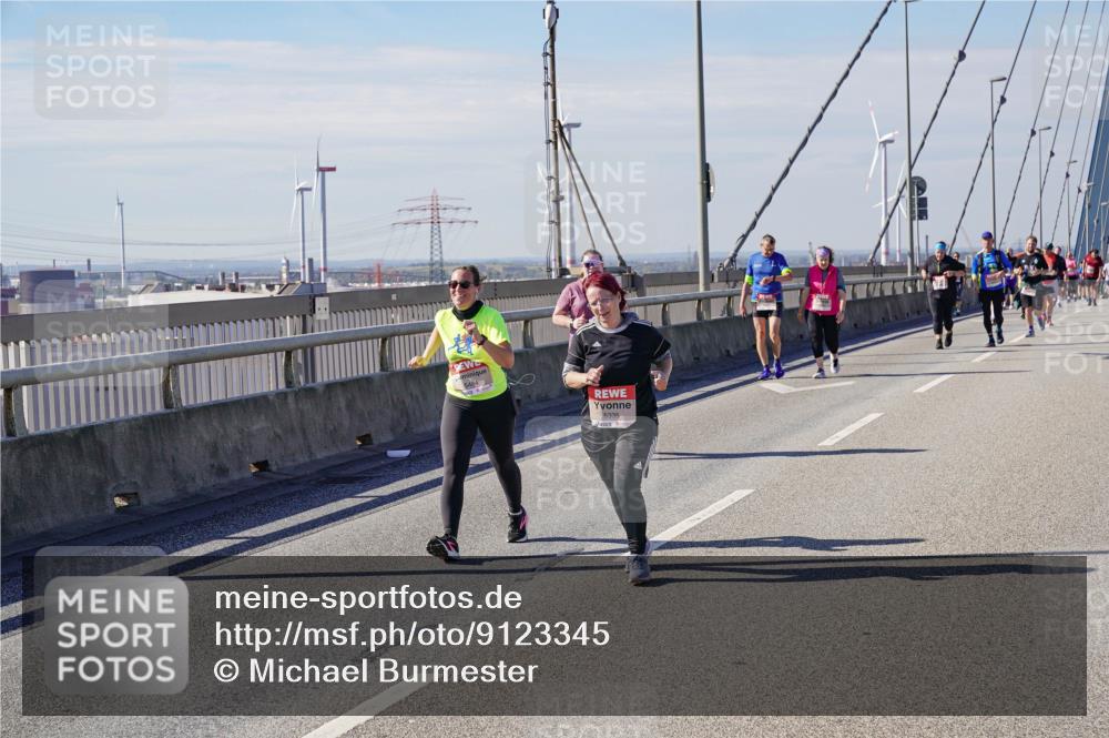 03.10.2025 - Köhlbrandbrückenlauf Michael Burmester http://msf.ph/oto/9123345 03.10.2025 13:05:53 Position 2 5484, 5335 meine-sportfotos.de