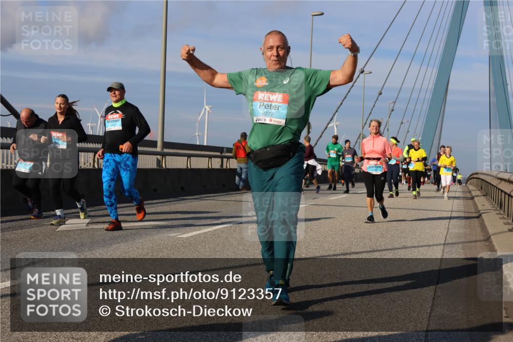 03.10.2025 - Köhlbrandbrückenlauf Strokosch-Dieckow http://msf.ph/oto/9123357 03.10.2025 10:01:42 Position 2 2463, 2272, 2457 meine-sportfotos.de