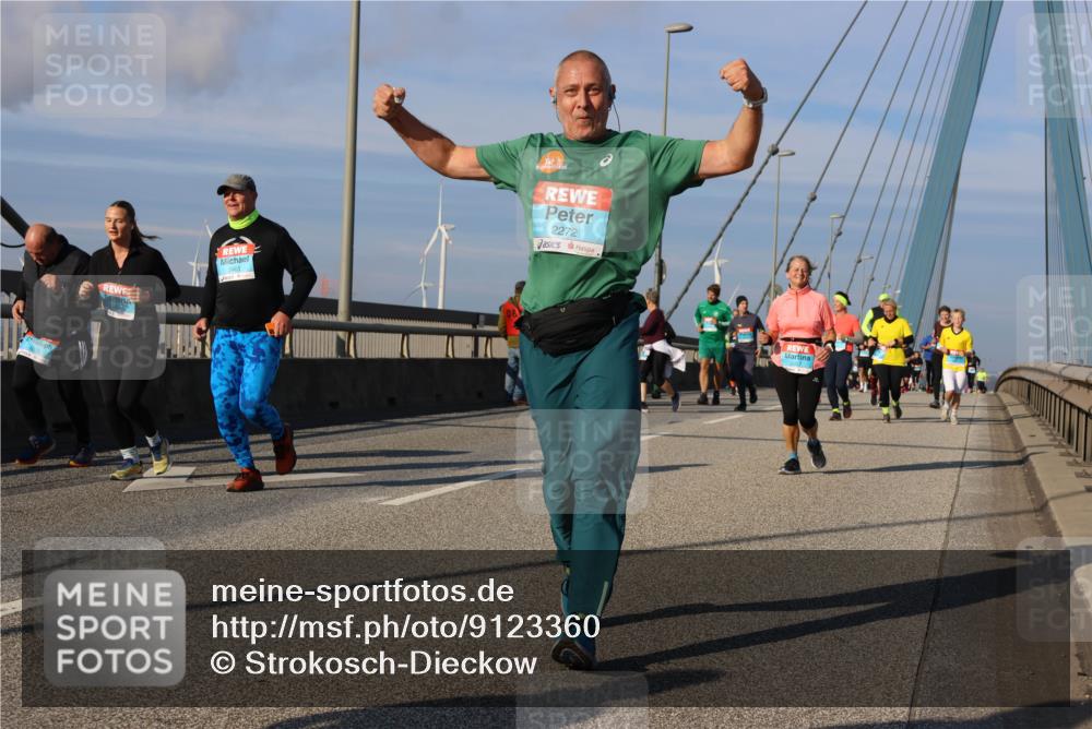 03.10.2025 - Köhlbrandbrückenlauf Strokosch-Dieckow http://msf.ph/oto/9123360 03.10.2025 10:01:42 Position 2 2463, 2272 meine-sportfotos.de