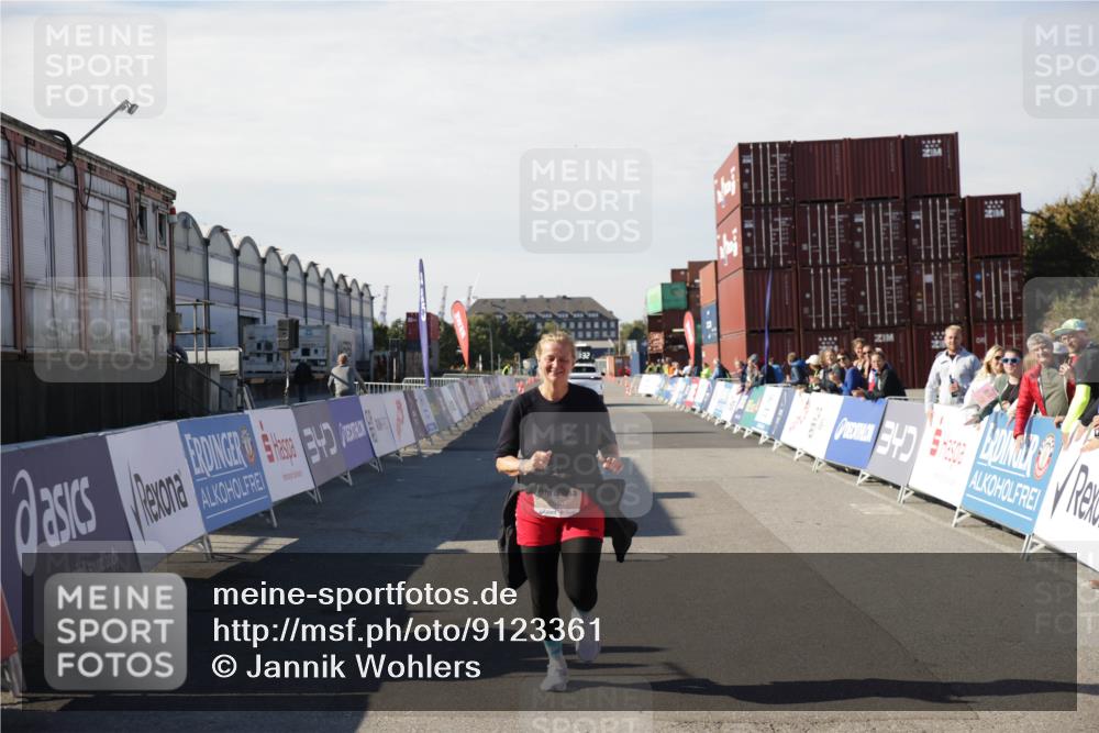 03.10.2025 - Köhlbrandbrückenlauf Jannik Wohlers http://msf.ph/oto/9123361 03.10.2025 13:51:33 Ziel 5540 meine-sportfotos.de