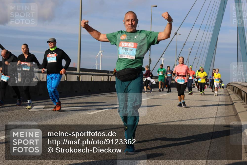 03.10.2025 - Köhlbrandbrückenlauf Strokosch-Dieckow http://msf.ph/oto/9123362 03.10.2025 10:01:42 Position 2 2272, 100 meine-sportfotos.de