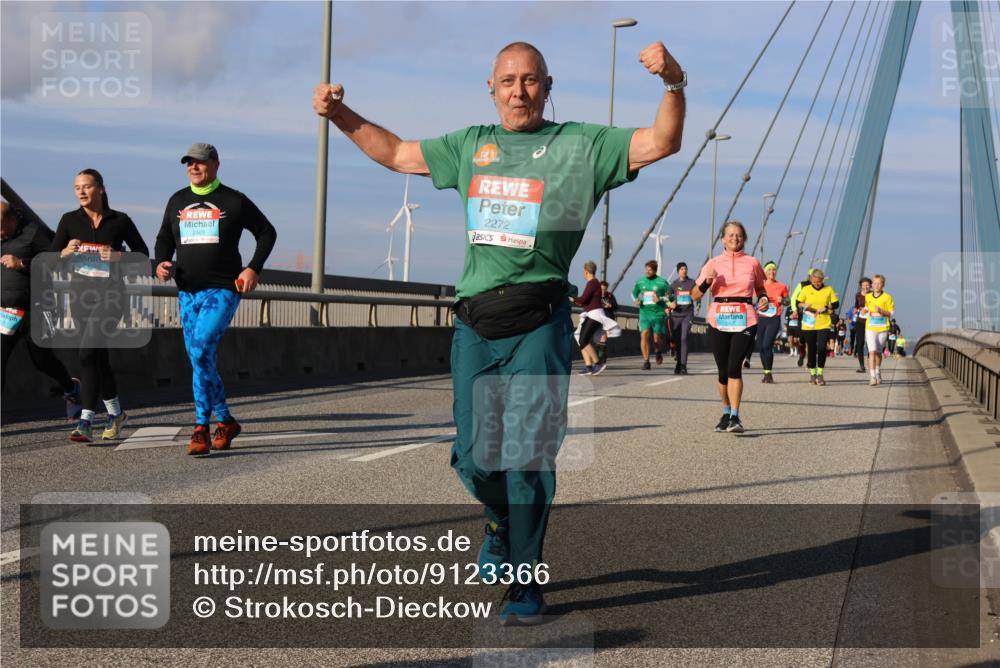 03.10.2025 - Köhlbrandbrückenlauf Strokosch-Dieckow http://msf.ph/oto/9123366 03.10.2025 10:01:43 Position 2 2272 meine-sportfotos.de