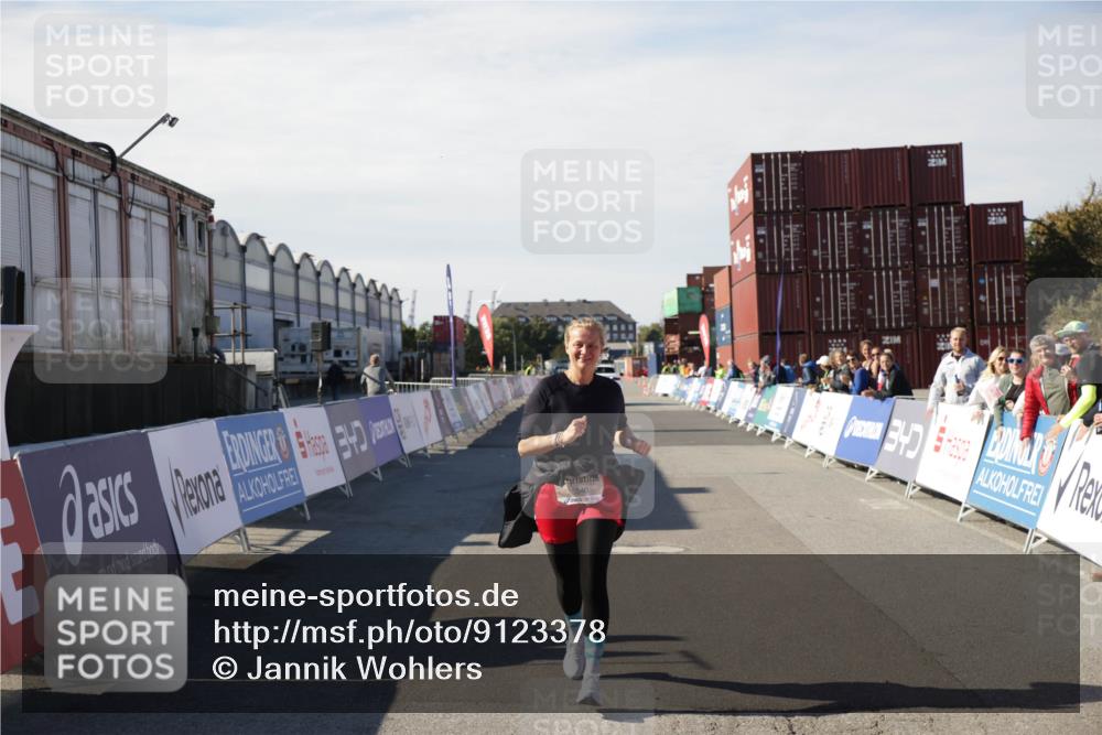 03.10.2025 - Köhlbrandbrückenlauf Jannik Wohlers http://msf.ph/oto/9123378 03.10.2025 13:51:33 Ziel 5540 meine-sportfotos.de