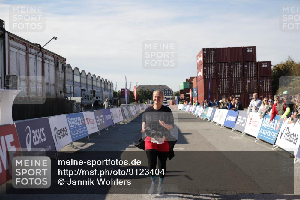 03.10.2025 - Köhlbrandbrückenlauf Jannik Wohlers http://msf.ph/oto/9123404 03.10.2025 13:51:33 Ziel 5540 meine-sportfotos.de