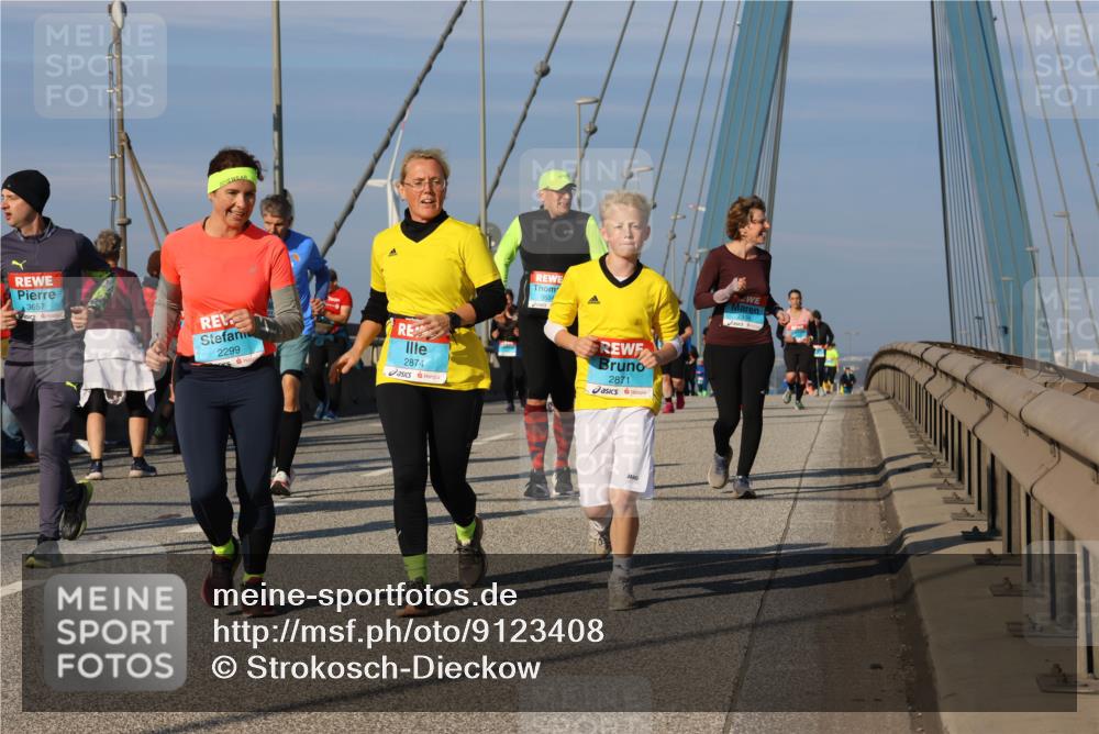 03.10.2025 - Köhlbrandbrückenlauf Strokosch-Dieckow http://msf.ph/oto/9123408 03.10.2025 10:01:48 Position 2 3657, 2299, 2874, 2871 meine-sportfotos.de