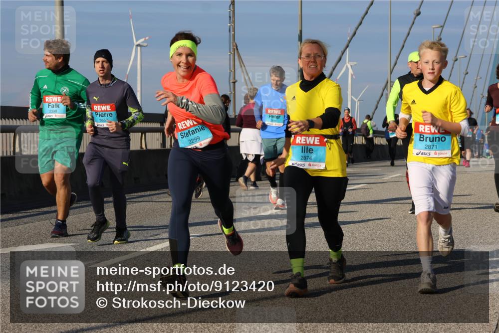 03.10.2025 - Köhlbrandbrückenlauf Strokosch-Dieckow http://msf.ph/oto/9123420 03.10.2025 10:01:49 Position 2 2398, 3657, 2299, 2874, 2871 meine-sportfotos.de