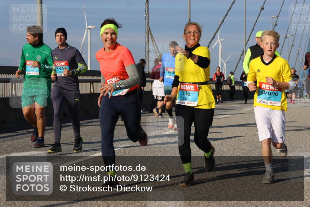03.10.2025 - Köhlbrandbrückenlauf Strokosch-Dieckow http://msf.ph/oto/9123424 03.10.2025 10:01:49 Position 2 2398, 365, 2250, 2646, 2874, 2871 meine-sportfotos.de
