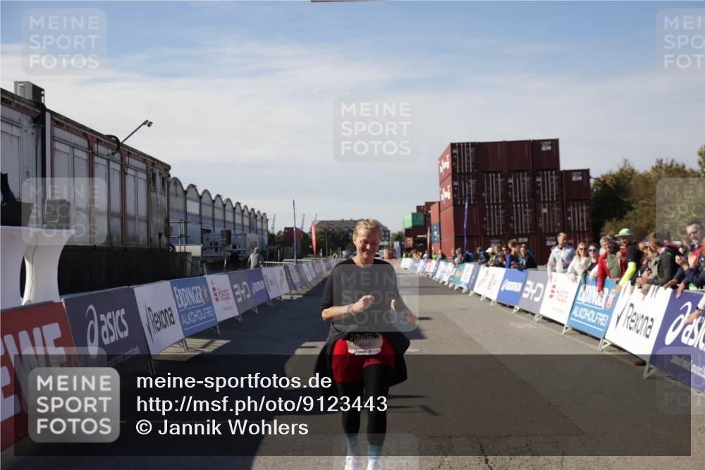 03.10.2025 - Köhlbrandbrückenlauf Jannik Wohlers http://msf.ph/oto/9123443 03.10.2025 13:51:33 Ziel 5540 meine-sportfotos.de